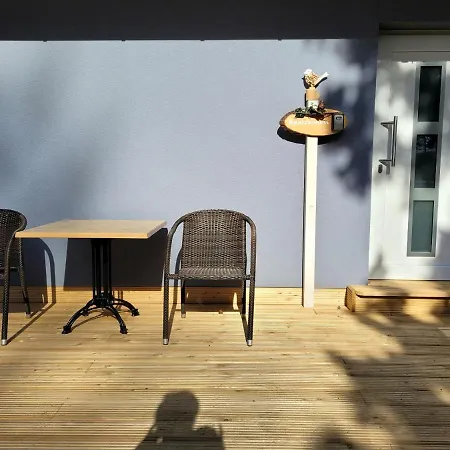 Ferienwohnung Spatzennest Apartmán Klausdorf (Vorpommern-Rugen)
